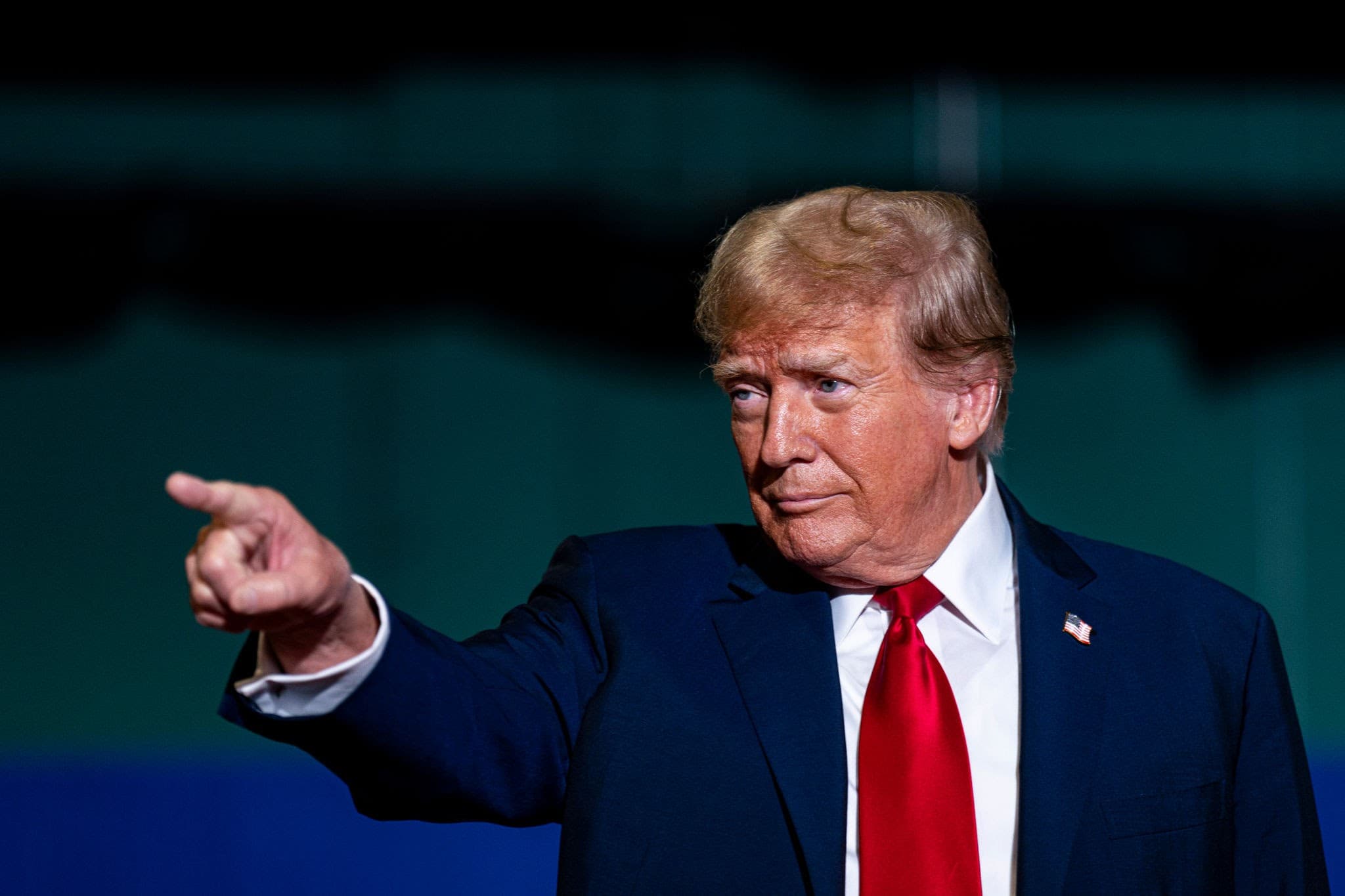 Trump descarta frenar la IA para preservar la ventaja estadounidense