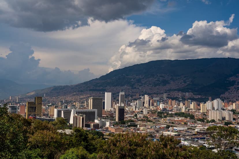 Más allá de São Paulo y Bogotá: Monterrey y Medellín ganan terreno como nuevos hubs de startups