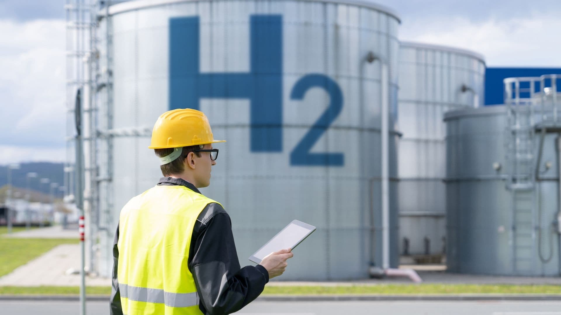 Repsol y Acciona avanzan en hidrógeno verde mientras España busca ampliar su industria energética