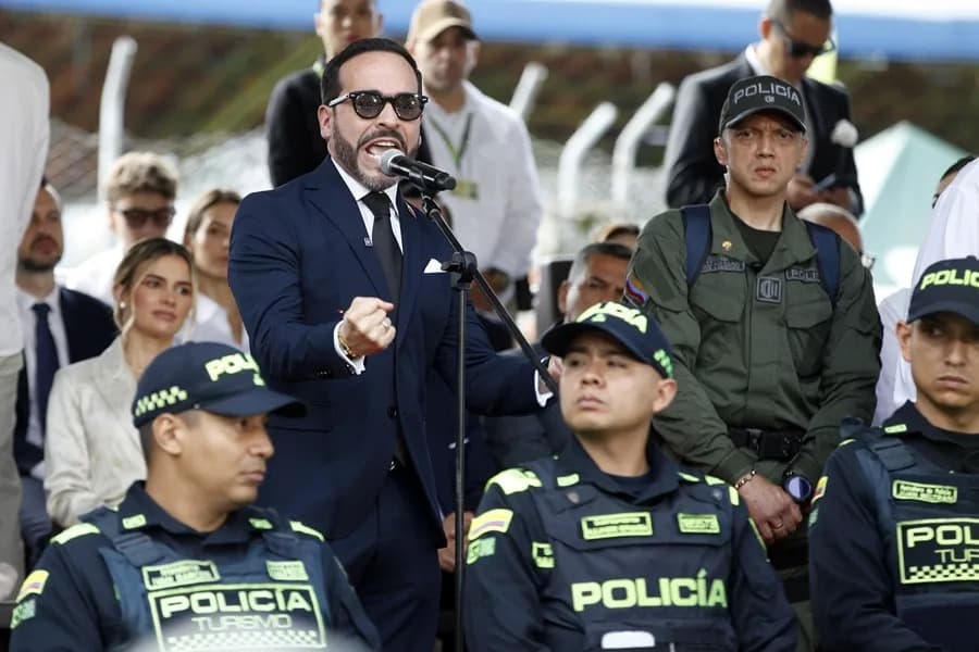 Abelardo De la Espriella lleva la investidura presidencial a Cali