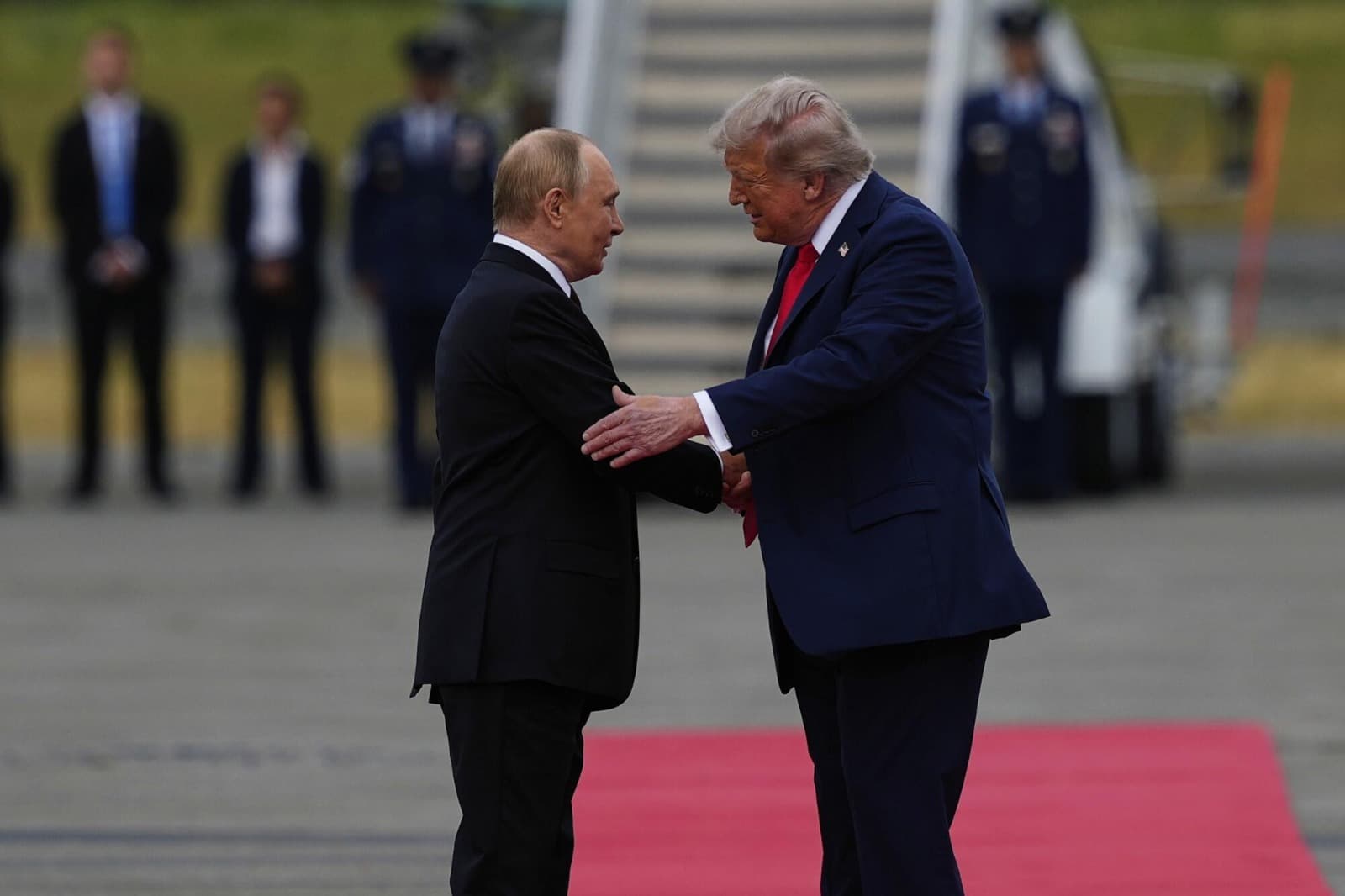 EE.UU. levanta las sanciones al combustible ruso y favorece a Putin