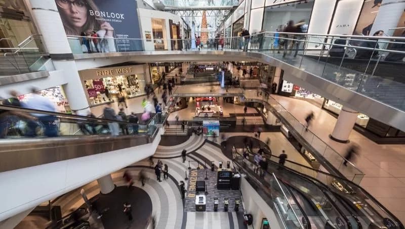Endeudamiento y dólar frenan las ventas en los shoppings, pero el sector prevé crecer hasta 9%