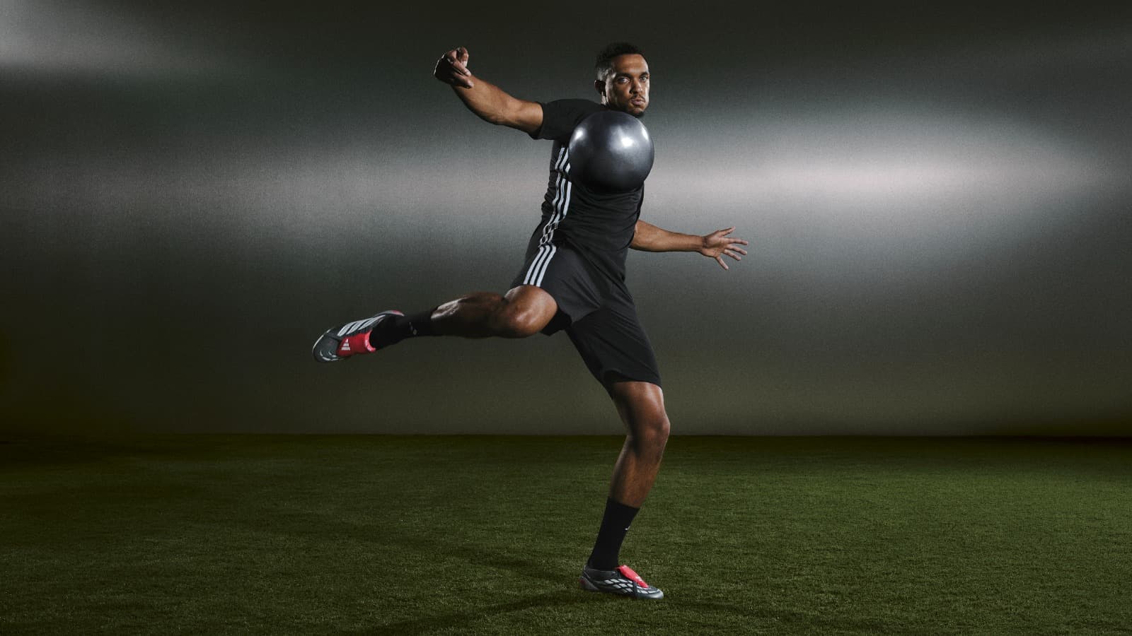 El nuevo adidas Predator llega con rediseño total y tecnologías para precisión