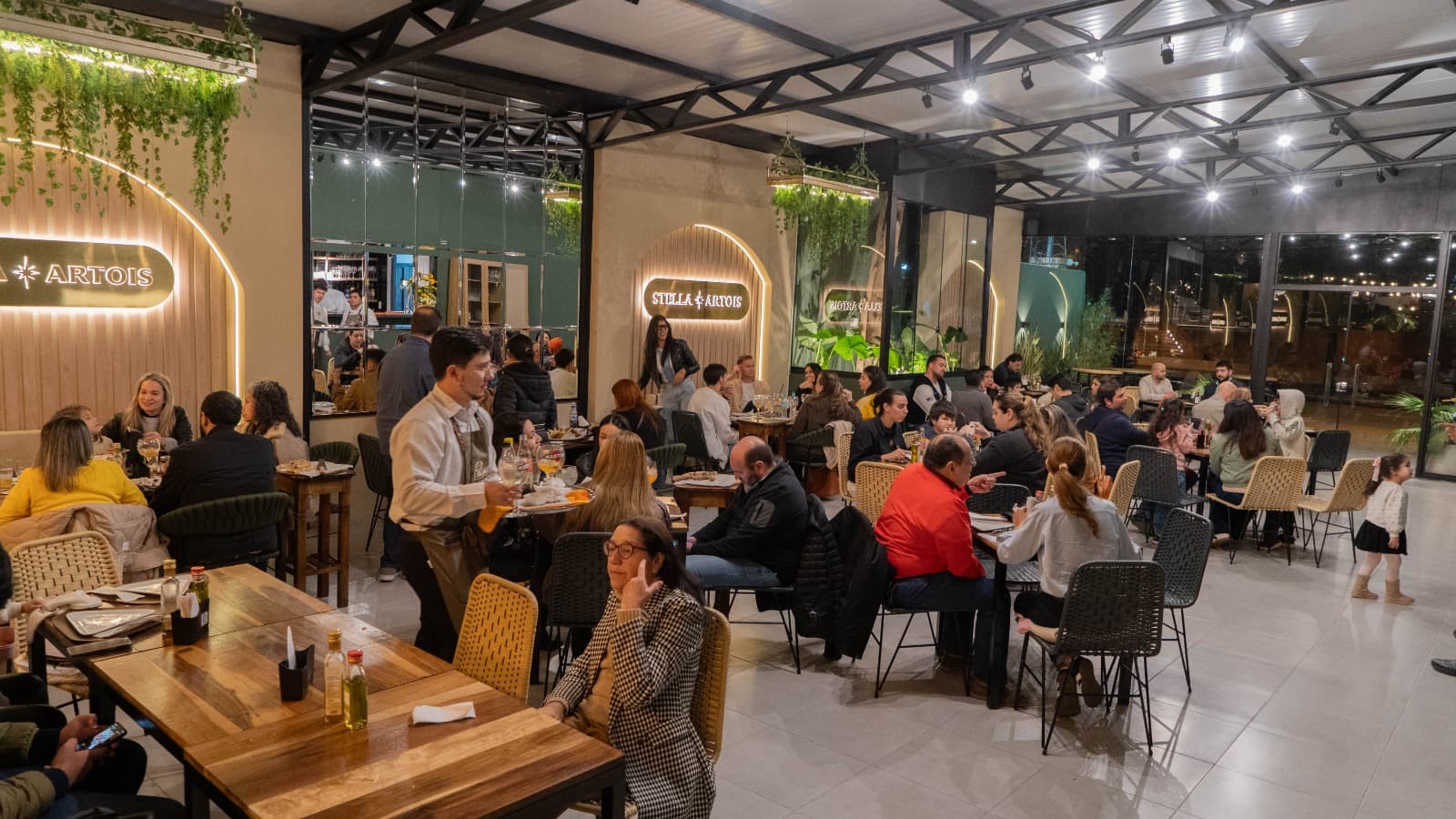 Stalo Pizzería reabre renovada y fortalece su crecimiento gastronómico
