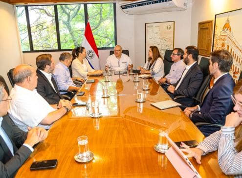 Gobierno busca destrabar pago de USD 360 millones a constructoras y abre negociación con cronograma