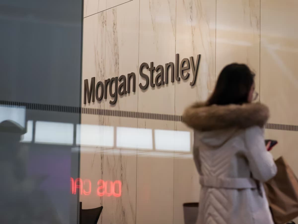 Morgan Stanley gana más y capta patrimonio récord pese a presiones