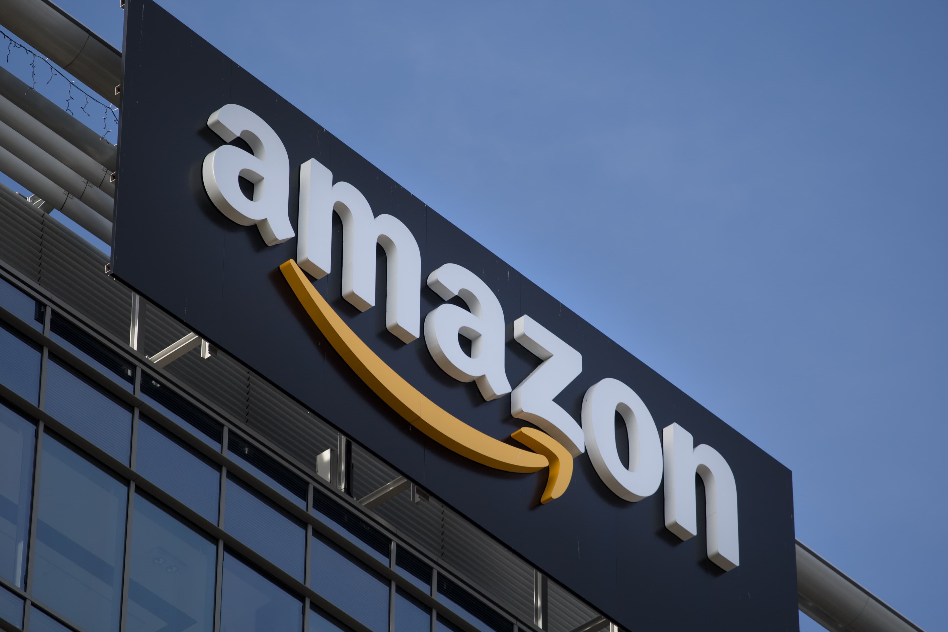 Amazon lanza pulsera con IA que graba conversaciones por US$ 75