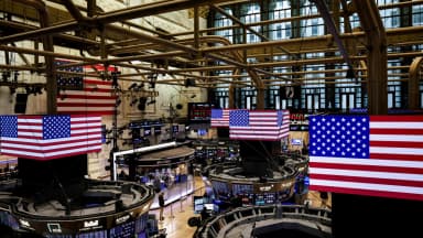 Bonos del Tesoro suben mientras Wall Street espera señales clave del mercado laboral estadounidense