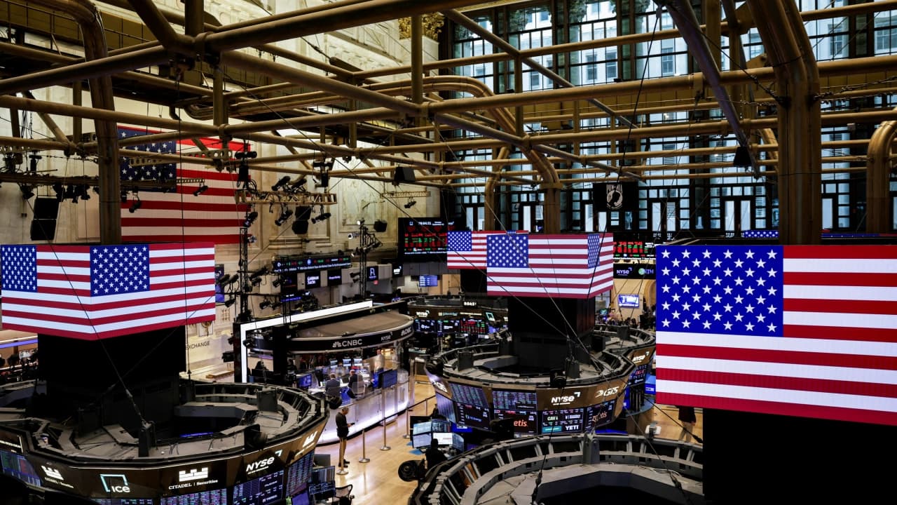 Bonos del Tesoro suben mientras Wall Street espera señales clave del mercado laboral estadounidense