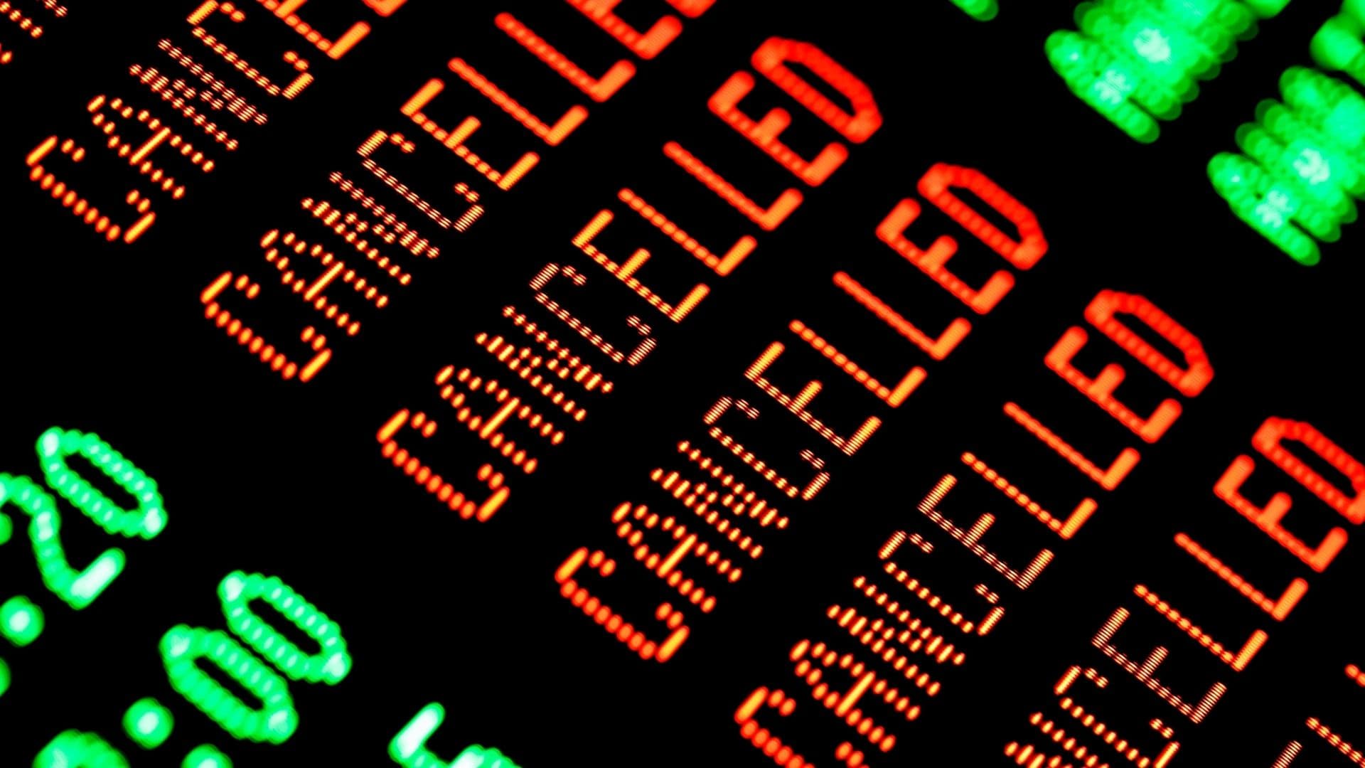 ¿Por qué se cancelaron 200 vuelos en el aeropuerto de Bruselas?