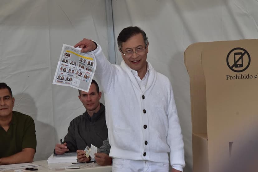 Petro rechaza resultados preliminares de la elección presidencial y denuncia irregularidad