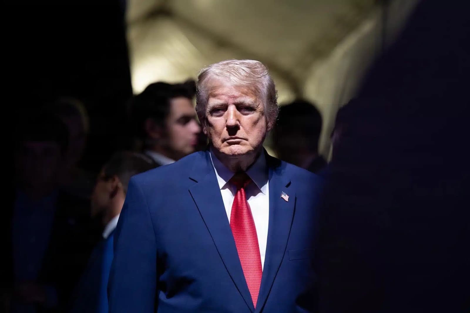 Trump desafía a Irán con un nuevo plan para controlar Ormuz