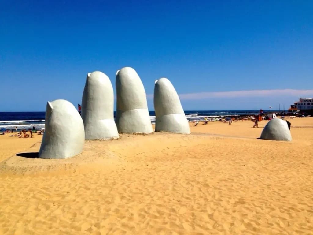 Paraguayos son los turistas que más gastan en Uruguay