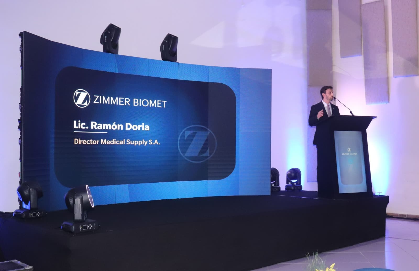 Medsupar inaugura en Paraguay la era de Zimmer Biomet