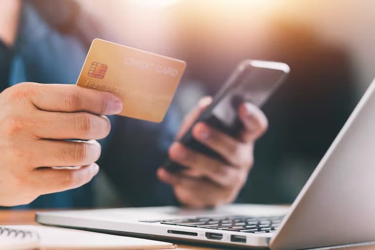 Uso de efectivo para pagos en picada