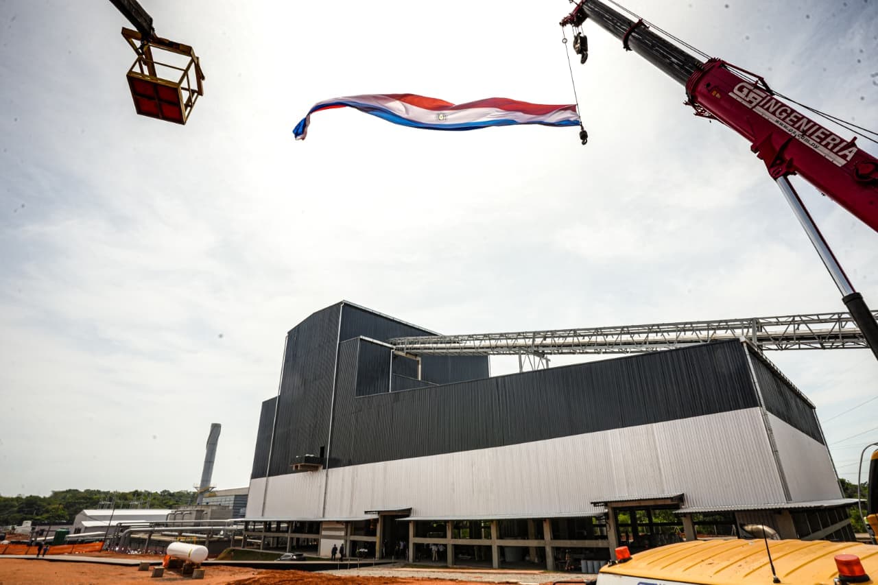 REM inaugura su planta industrial en Limpio y apuesta por el desarrollo de la industria del silicio