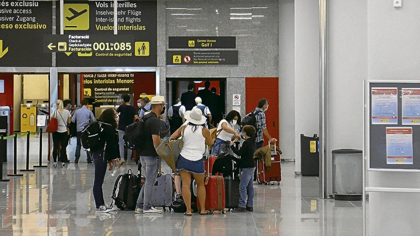 Aeropuertos de UE prevén colas de más de dos horas en sus controles en Semana Santa