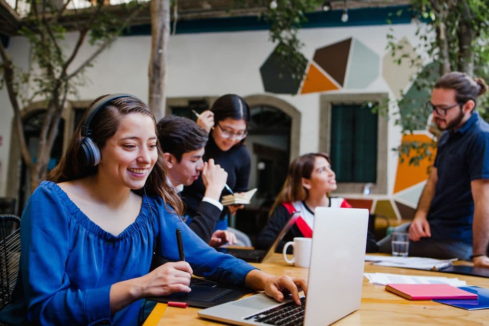 Paraguay tiene 1,5 millones de jóvenes, pero las empresas enfrentan una brecha de talento